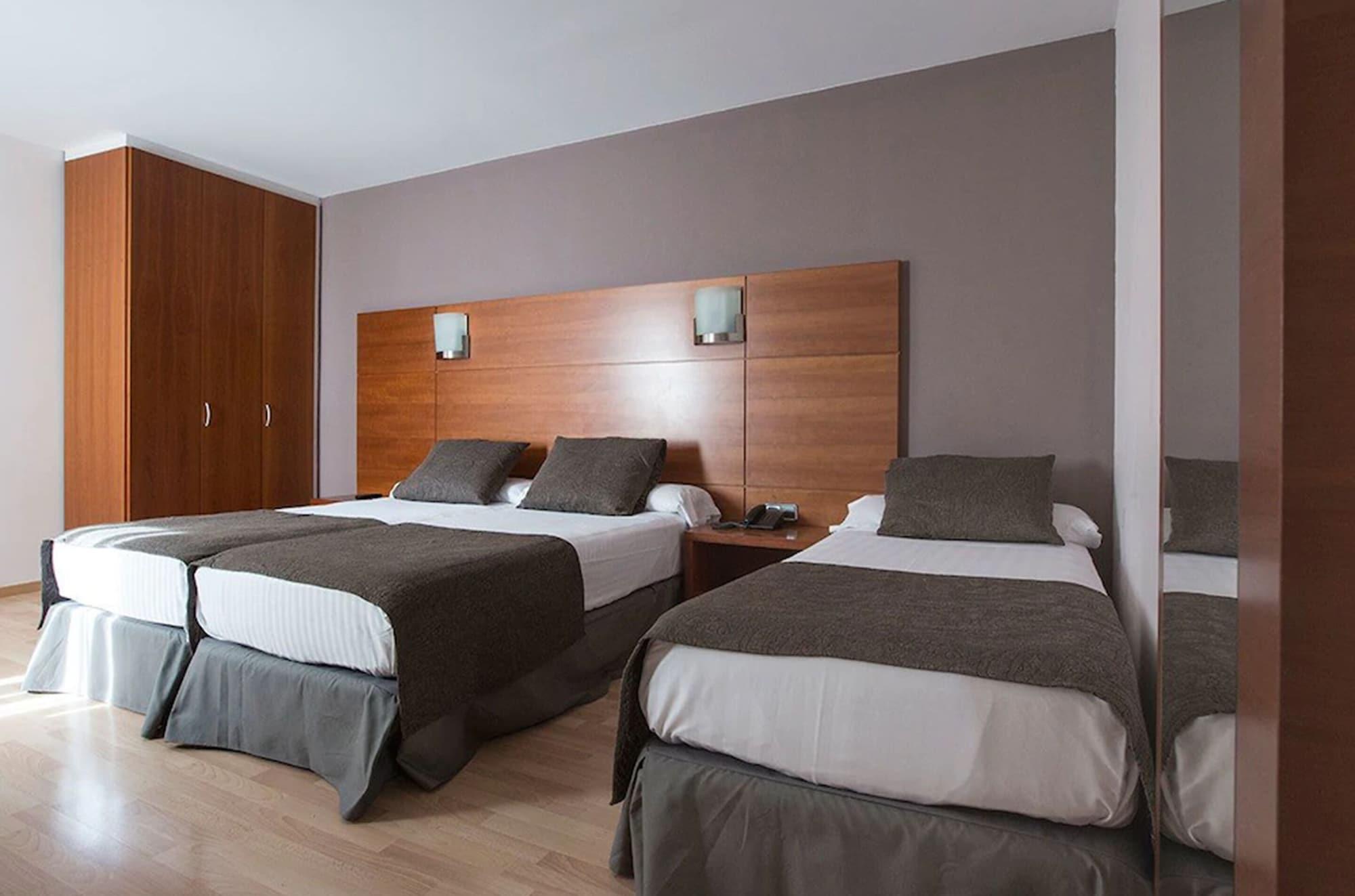 Via Augusta Hotel 2*
