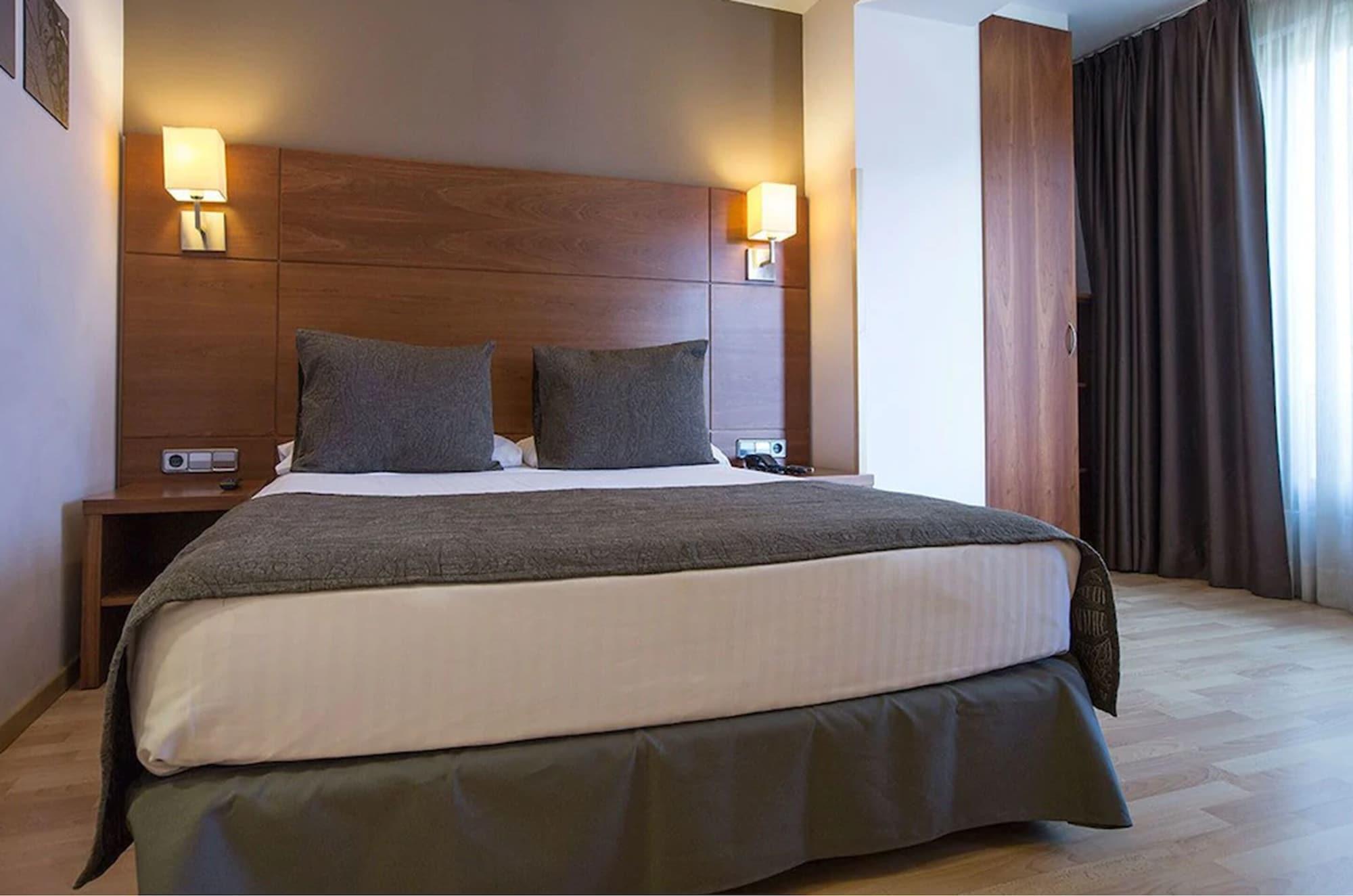 Via Augusta Hotel 2*